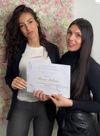 Foto reale di formazione NM Lashes